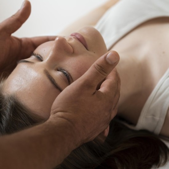 Remove blockages and stress in the mind and body with an Access Bars session from Makaroon Remove blockages and stress in the mind and body with an Access Bars session from Makaroon