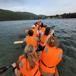 Драконова ярост на Панчеревското езеро за двама – гребане на лодка Дракон + снимки