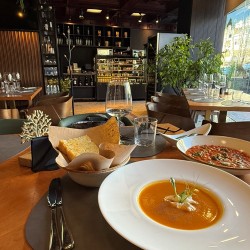 Ваучер за вечеря за 2-ма възрастни и 2 деца на стойност 100 € + игра в детски кът в ресторант Savage Garden Junior, гр. София