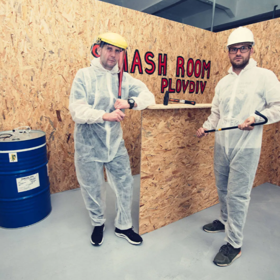 Размажете стреса с „Пакет премиум в Smash Room” в Пловдив от Makaroon Размажете стреса с „Пакет премиум в Smash Room” в Пловдив от Makaroon