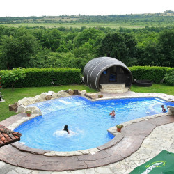 Романтично бягство: Нощувка със закуска за двама в комплекс "Старосел"