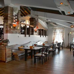 Винен тур и дегустация на 7 вина в комплекс Старосел за трима