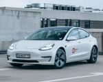 Шофиране на Tesla за един час от Макароон