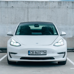 Ексклузивен подарък - Шофиране на Tesla за един час! Ексклузивен подарък - Шофиране на Tesla за един час!