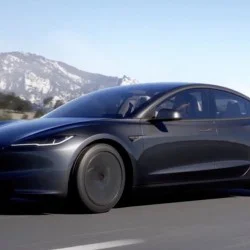 Ексклузивен подарък - Шофиране на Tesla за един час!