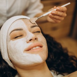 The Secret of Youth: Snail Mucin (60 min.) The Secret of Youth: Snail Mucin (60 min.)