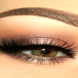 Поставяне на мигли косъм по косъм в Пловдив - 3D мигли