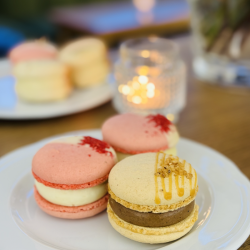 Дегустация на 3 вида френски макарони с подарък за вкъщи в The RITZ Specialty Coffee - за двама