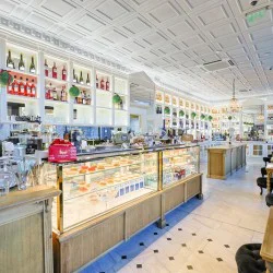 Дегустация на 6 вида гурме сладолед в The Ritz Specialty Coffee Дегустация на 6 вида гурме сладолед в The Ritz Specialty Coffee