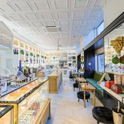 Дегустация на 6 вида гурме сладолед в The Ritz Specialty Coffee - за двама