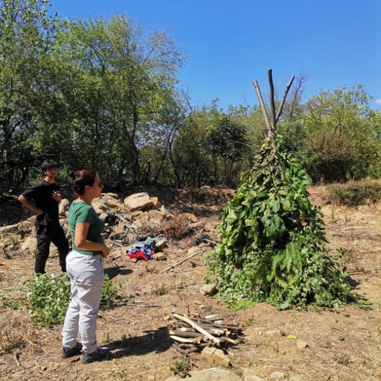 What is it like to survive in a natural environment? Learn with optional Bushcraft training near Tryavna from Makaroon