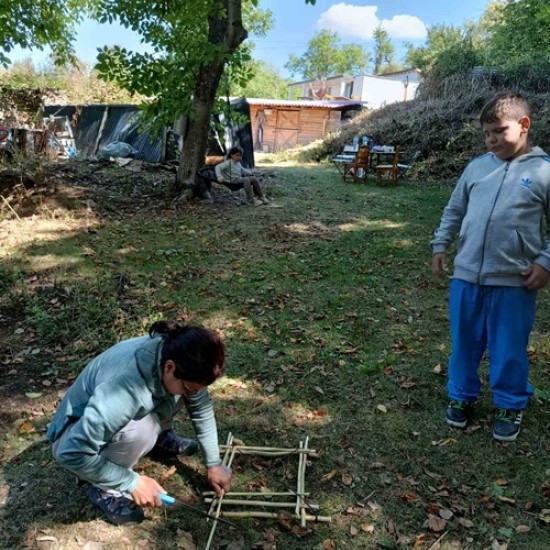 What is it like to survive in a natural environment? Learn with optional Bushcraft training near Tryavna from Makaroon
