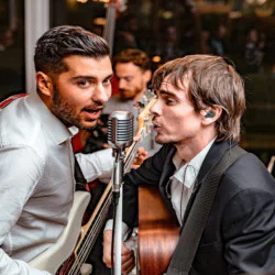 Уникален подарък - музикално изпълнение на живо