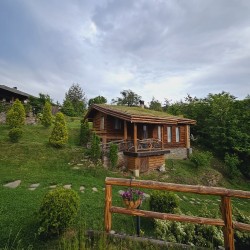 A romantic overnight stay for two in the "Zemlyanka" eco-house in Leshten + bike