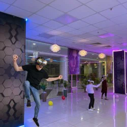 VR Ескейп стая за шестима в Xplorify VR Park Варна 