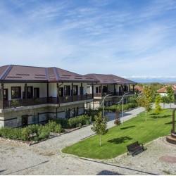 Подарете едно винено приключение с „Нощувка във Вила Юстина“ Подарете едно винено приключение с „Нощувка във Вила Юстина“