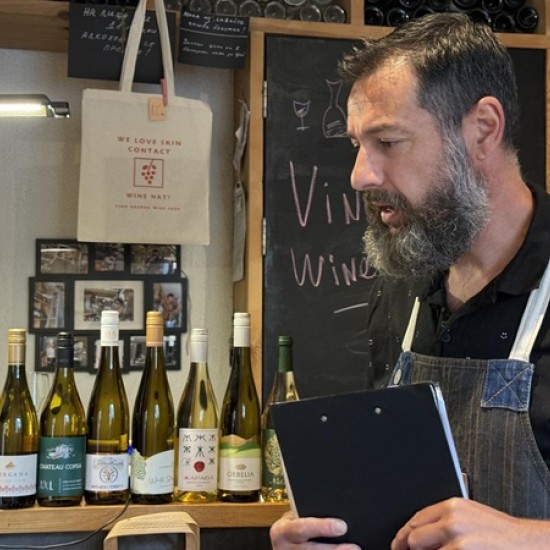 Дегустация за трима  на български вина в София от Makaroon