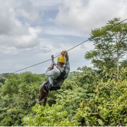 Три спускания по въжен тролей в района на Банско за двама