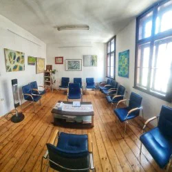 Погрижете се за любимата жена с „ Три сесии арт терапия за майки“