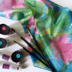 Painting on silk scarf – art studio for creative enthusiasts