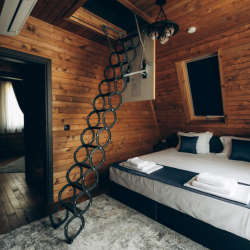 Нощувка за двама в самостоятелна вила в комплекс „СкитникЪ“