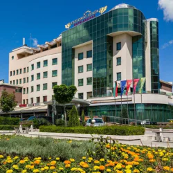 Нощувка за двама със закуска и СПА в Хотел Дипломат Плаза, Луковит + романтична разходка с лодка