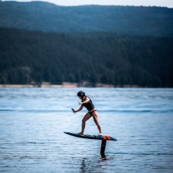 Водно забавление с "Урок по e-foil на яз. Въча около Пловдив"