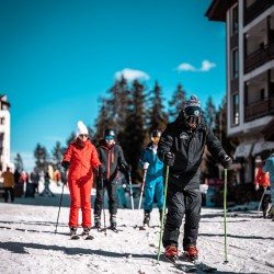 Урок по ски или сноуборд + професионална фотосесия за младежи и възрастни в Пампорово 