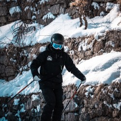 Ski or snowboard lesson + professional photo session for youth and adults in Pamporovo + Video recording