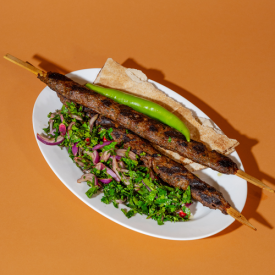 Насладете се на експлозия от вкусове и аромати с 3-степенно меню по избор за двама в сирийски ресторант Емеса от Makaroon Насладете се на експлозия от вкусове и аромати с 3-степенно меню по избор за двама в сирийски ресторант Емеса от Makaroon