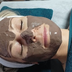 Почерпете кожата си с една сладка „Шоколадова терапия за лице във Варна“  Почерпете кожата си с една сладка „Шоколадова терапия за лице във Варна“