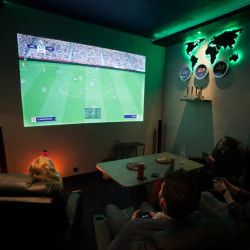 Играй с приятели в зала за гейминг, настолни игри и частно кино в София за четирима Играй с приятели в зала за гейминг, настолни игри и частно кино в София за четирима