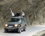 Подарете си едно планинско пътешествие с "Разходка с джип Land Rover Discovery в Родопите" от Makaroon