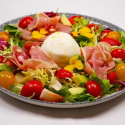 Кулинарно съвършенство с Вечеря за двама в ресторант Little Sofia 