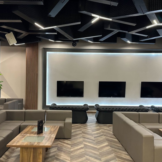 Make a strike with "Bowling for two with 2 cocktails" from Makaroon