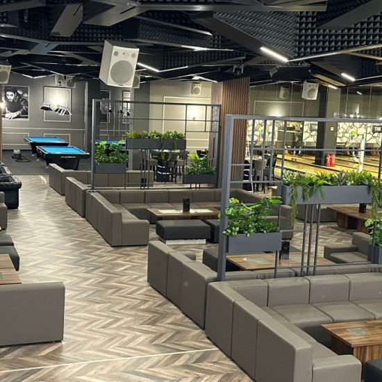 Make a strike with "Bowling for two with 2 cocktails" from Makaroon