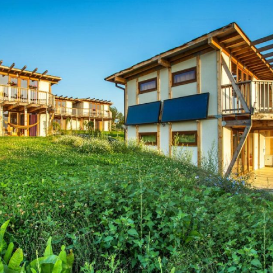 Complete holiday with "Overnight stay + rafting for two with breakfast and dinner in the eco-village of Debeli Dab" from Makaroon Complete holiday with "Overnight stay + rafting for two with breakfast and dinner in the eco-village of Debeli Dab" from Makaroon