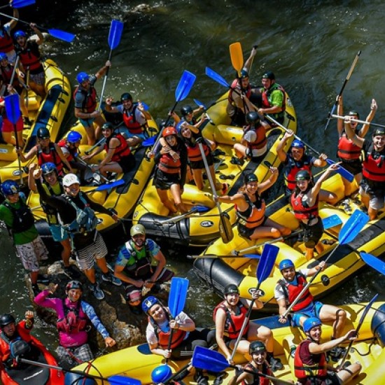 Подарете си ден, пълен с приключения с Рафтинг, каньонинг и въжен тролей на река Струма от Makaroon Подарете си ден, пълен с приключения с Рафтинг, каньонинг и въжен тролей на река Струма от Makaroon
