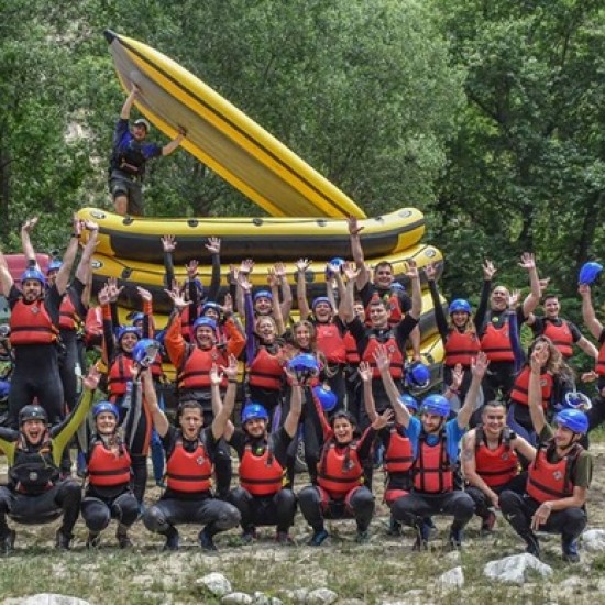 Подарете си ден, пълен с приключения с Рафтинг, каньонинг и въжен тролей на река Струма от Makaroon Подарете си ден, пълен с приключения с Рафтинг, каньонинг и въжен тролей на река Струма от Makaroon