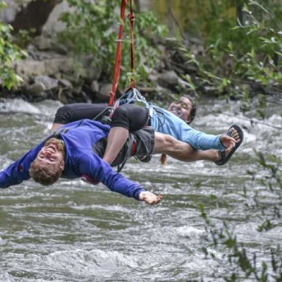 Подарете си ден, пълен с приключения с Рафтинг, каньонинг и въжен тролей на река Струма от Makaroon Подарете си ден, пълен с приключения с Рафтинг, каньонинг и въжен тролей на река Струма от Makaroon