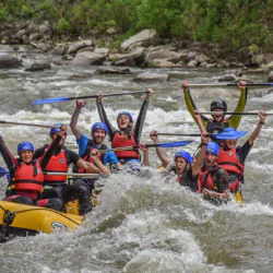 Приключение с каяк по река Струма + спускане с въжен тролей
