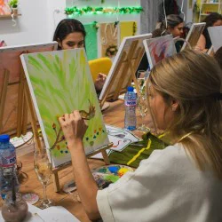 Тандемно рисуване с чаша вино за двама – романтика и изкуство 