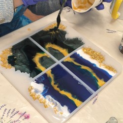 Creative workshop for two people: Make your own epoxy coasters 
