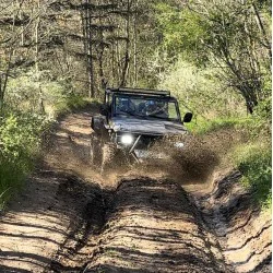Екстремен офроуд тур за до двама напреднали с модифициран джип край Варна
