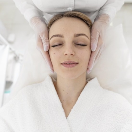 Насладете се на дълбоко почистваща терапия с морски минерали във Варна от Makaroon