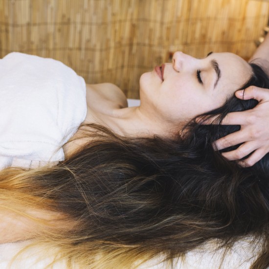 Find inner peace with Shirodhara - Ayurvedic therapy with shoulder, arm and scalp massage in Varna from Makaroon Find inner peace with Shirodhara - Ayurvedic therapy with shoulder, arm and scalp massage in Varna from Makaroon