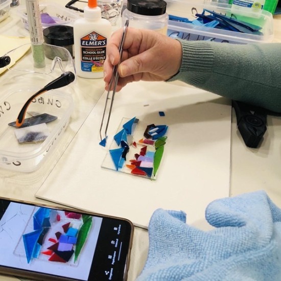 Изкуство, хубаво вино и добра компания със „Стъкло и вино“ от Makaroon