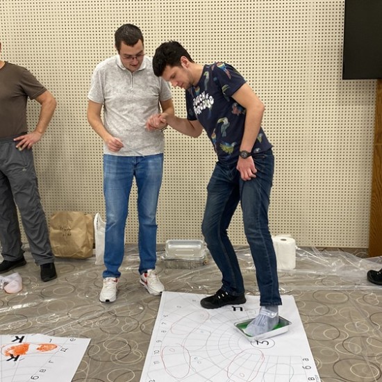 Танци, музика, изкуство и забава с „Нарисувай ми хоро“ от Makaroon