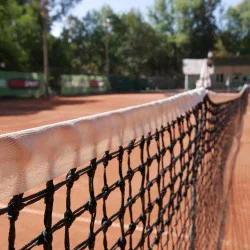 Два индивидуални тенис урока за двама начинаещи Два индивидуални тенис урока за двама начинаещи