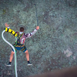 Скок с бънджи от балон и видеозаснемане край Правец